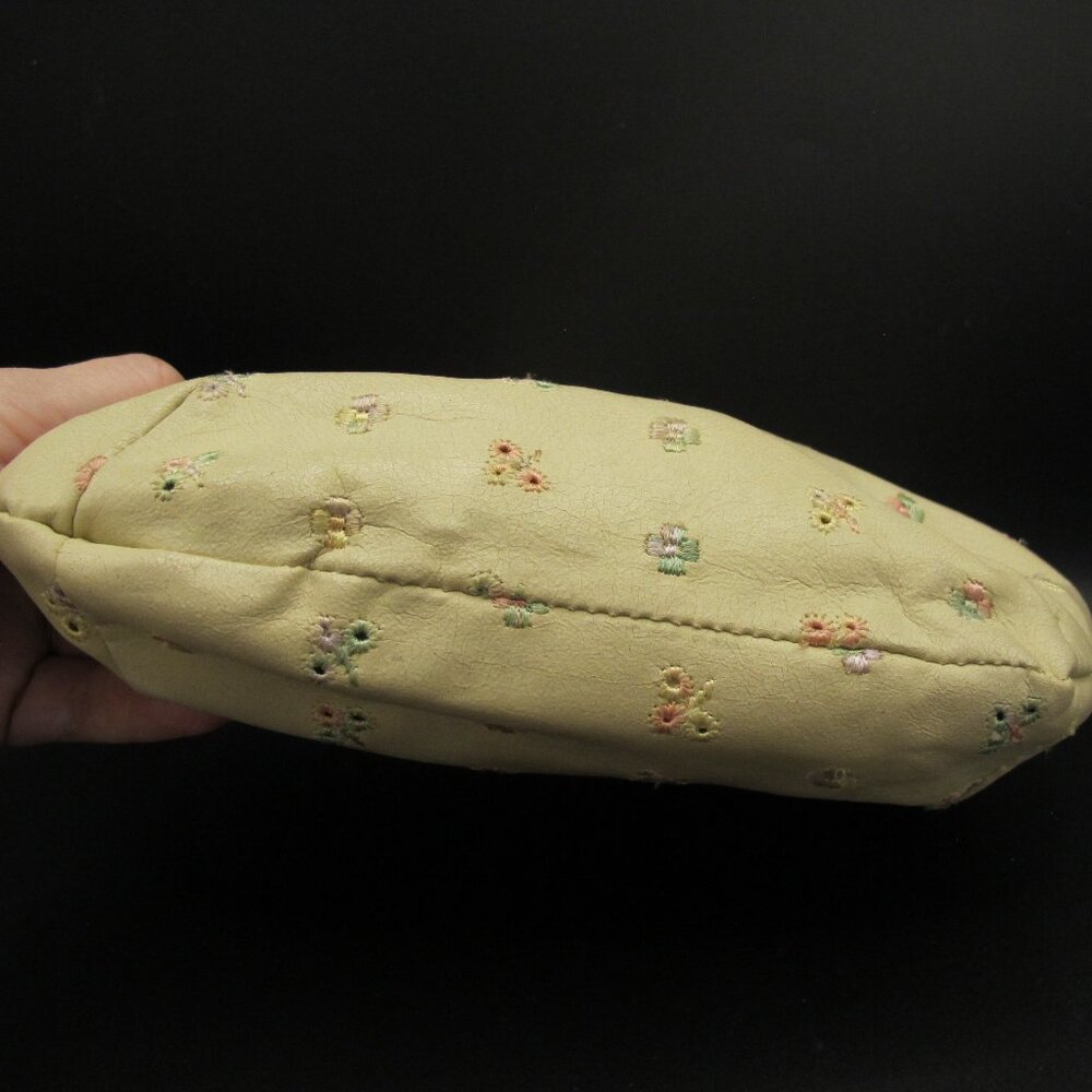 Vintage beige leather purse with embroidered flowers - Picture 5 of 12